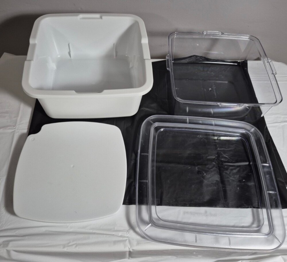 Pampered Chef cool and serve bowl with freezer pack